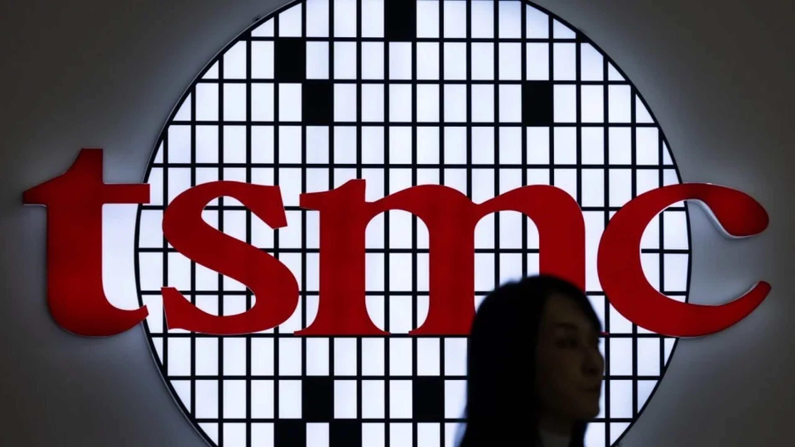 Taiwan detains three in TSMC chip secrets theft