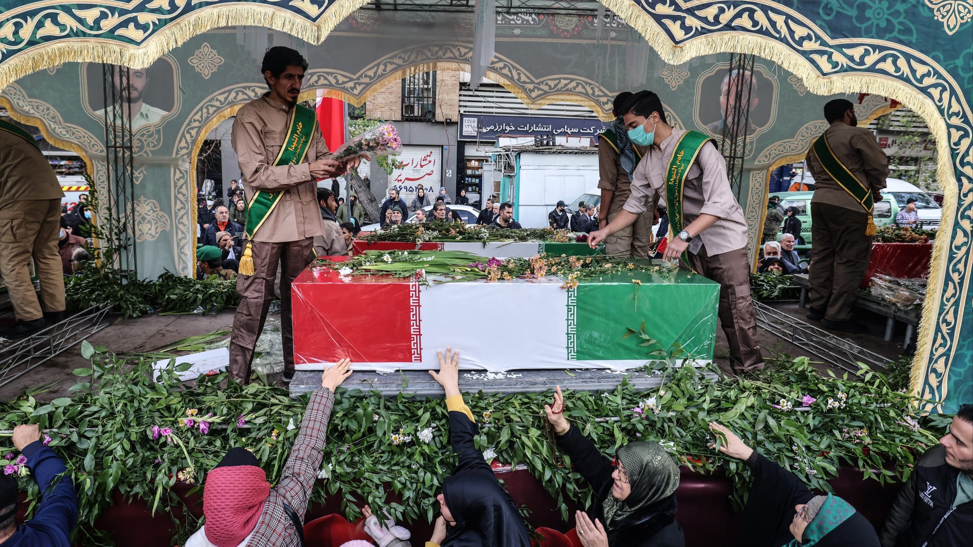 Iran Protests Death Toll Tops 2,500 Amid Blackout