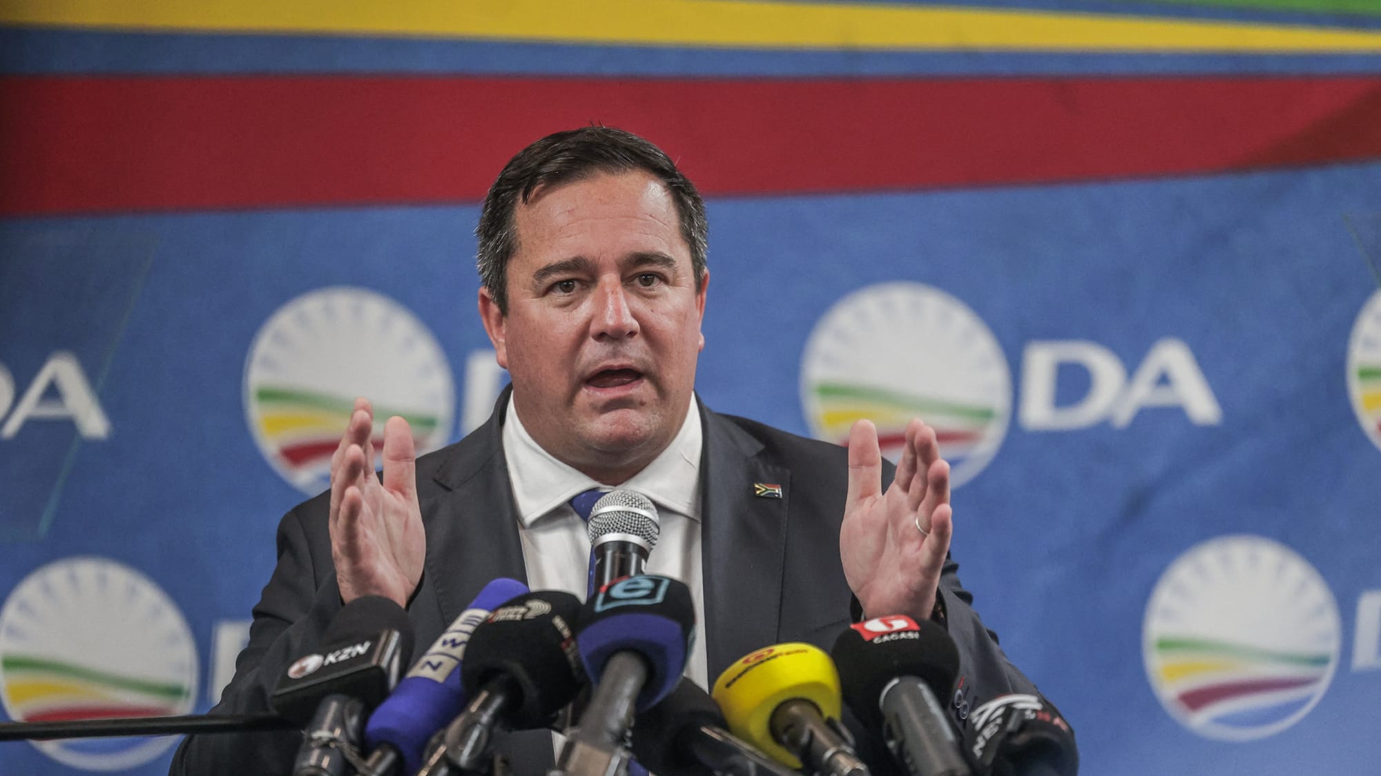 Steenhuisen Quits DA Leadership Race, Cites ‘Mission Done’