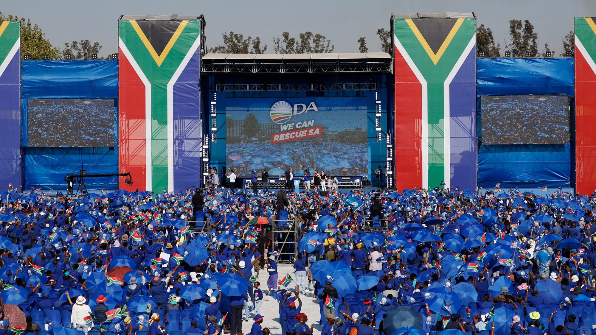 ActionSA Targets DA Over Alleged Cabinet Top-Up Pay