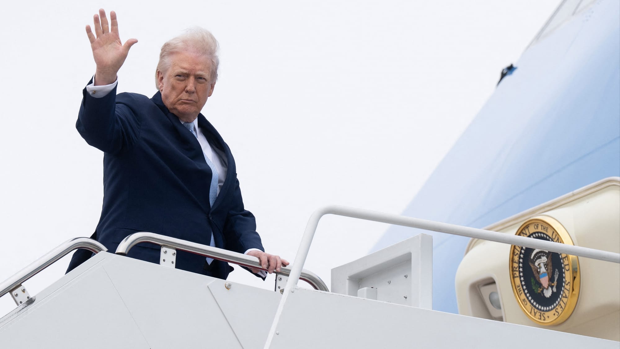 Trump Delays Iran Power Plant Strikes for Five Days